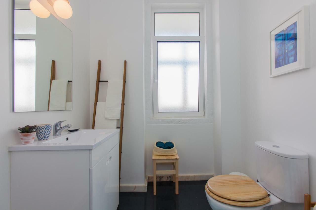 Typical Light Filled Graca Apt W Ac, By Timecooler Lisboa Exteriör bild
